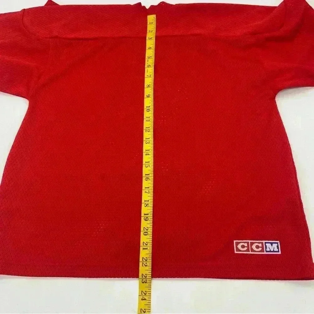 CCM Vintage Montreal Canadian’s Hockey Jersey Boy’s Large/XL.